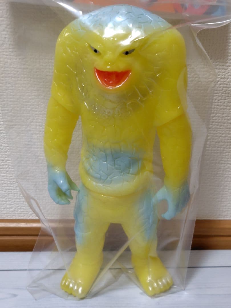 ブルマァク　怪獣シリーズ ジャミラ WF2024冬 黄成型