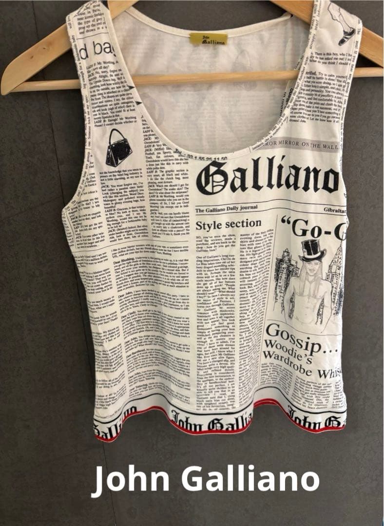 John Gallianoガリアーノ◾️ニュースペーパー柄◾️タンクトップ