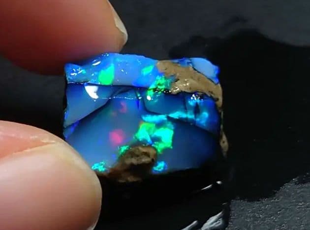 オパール　原石　チョーク　エチオピア　鉱物　標本　希少ライン