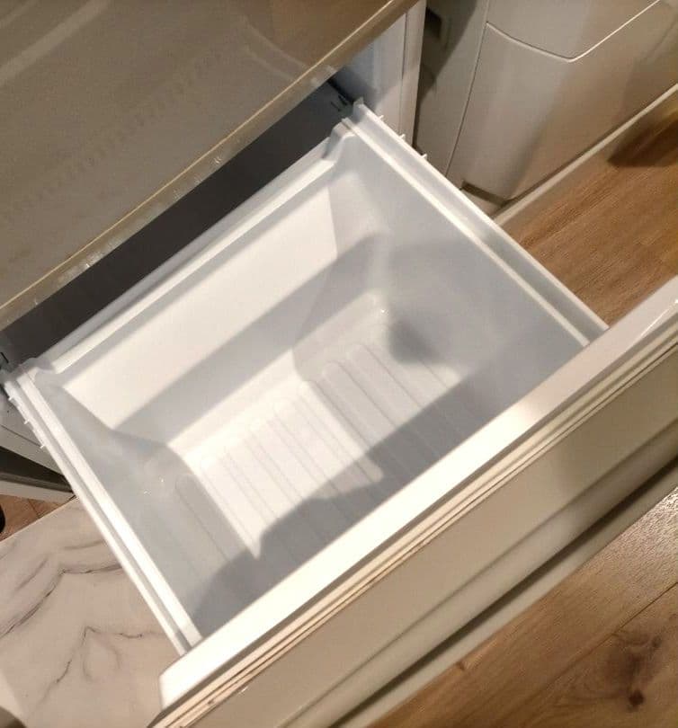 シャープ 単身者向け冷蔵庫 SJ-C14C-N 137L 2016年製