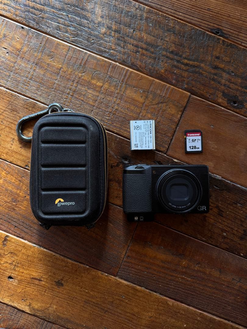 GRIII GR3リコー点検済/ショット数約6000/128GB SD＋ケース付