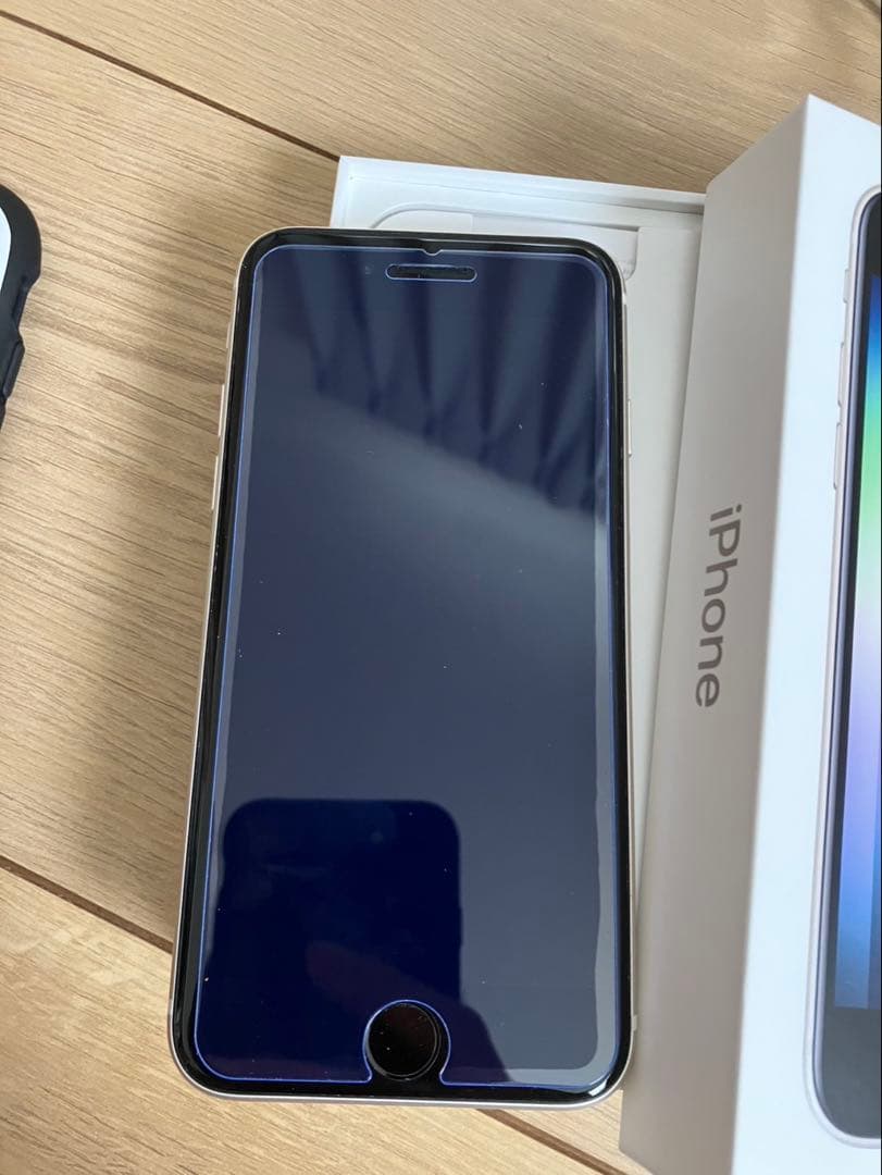 iPhoneSE第3世代本体+ケーブル