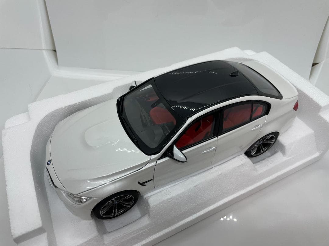 304-035 ノレブ 1/18 BMW M3 Competition 2017