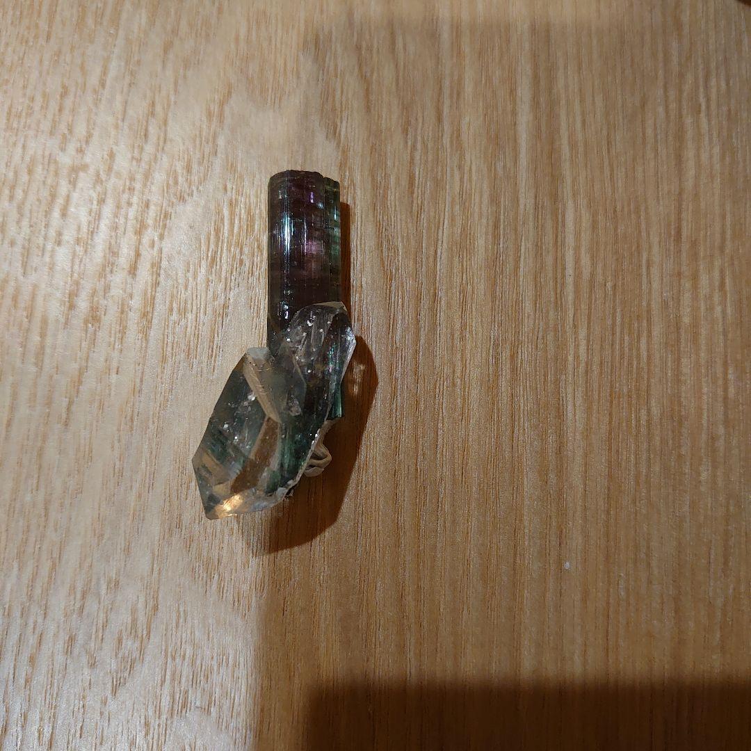 トルマリンと水晶の共生標本