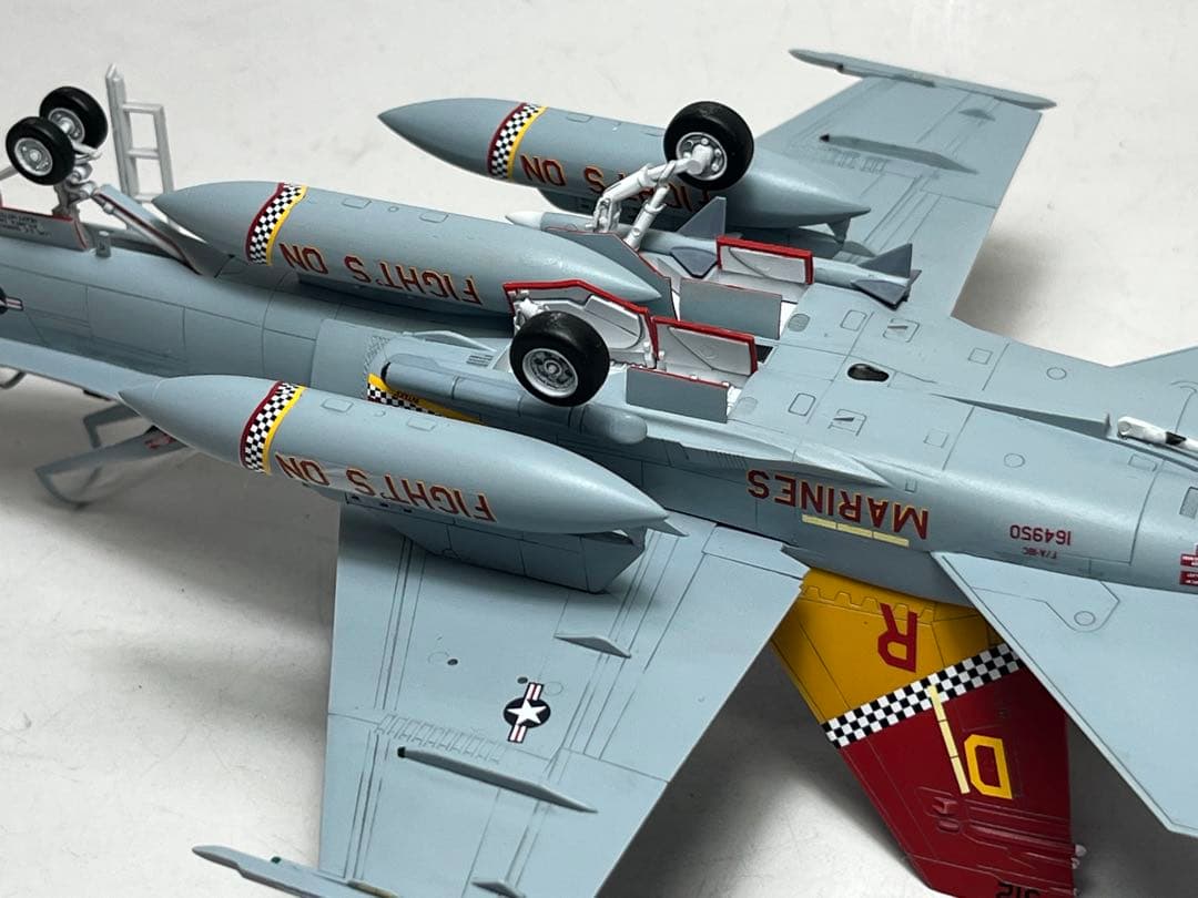 ハセガワ 1/72 F/A-18C （完成品×2）