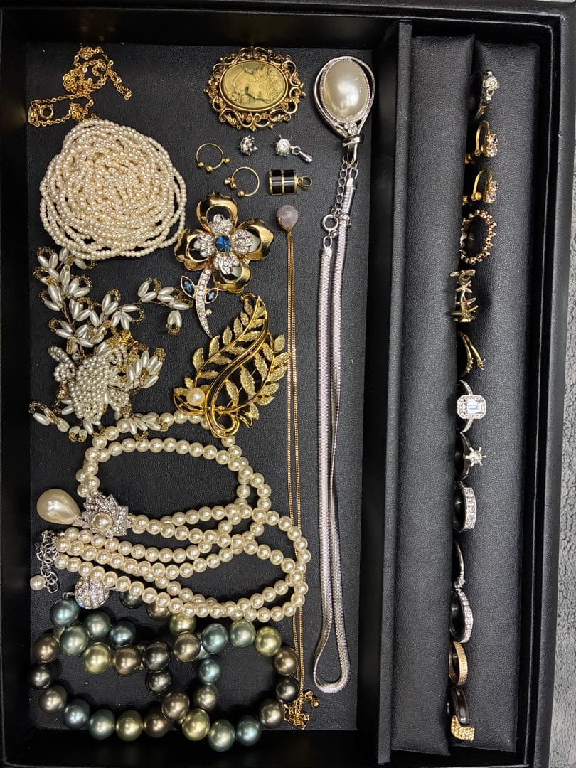 不*K様 【遺品整理】多様なデザインのジュエリーセット