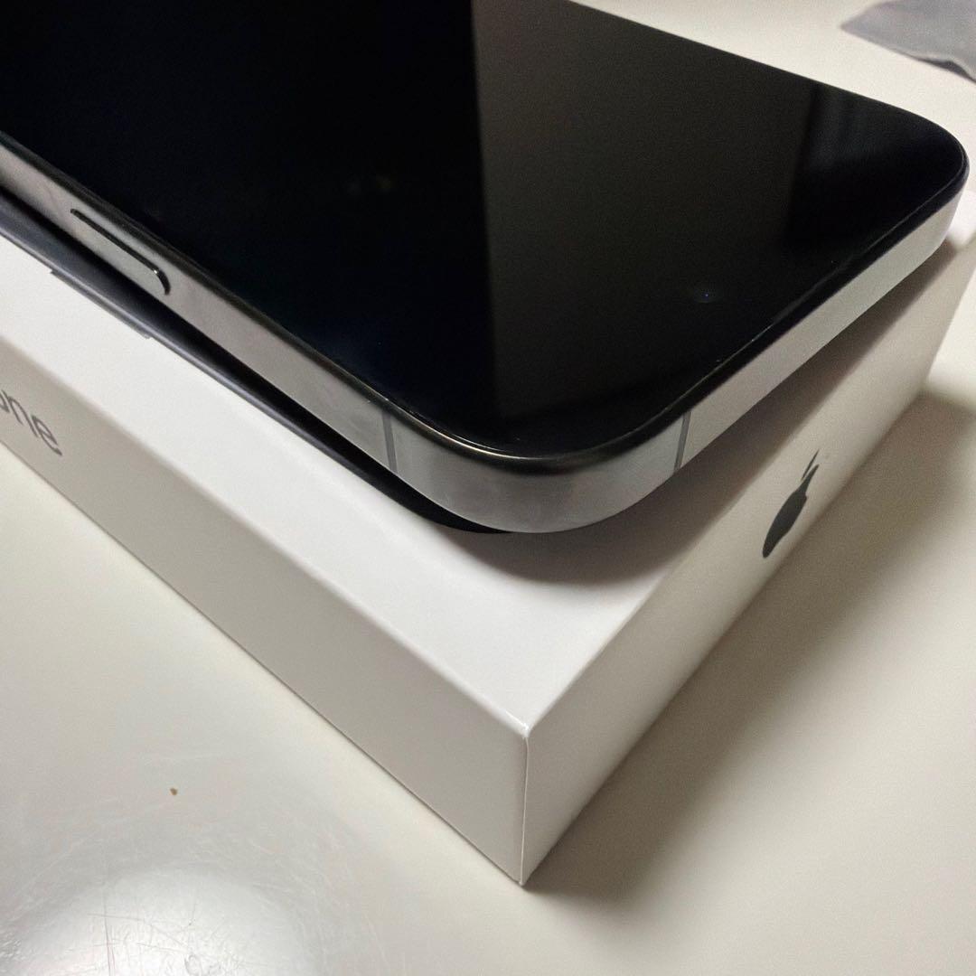 Apple iPhone 15 Pro ブラックチタニウム　256GB 箱付き