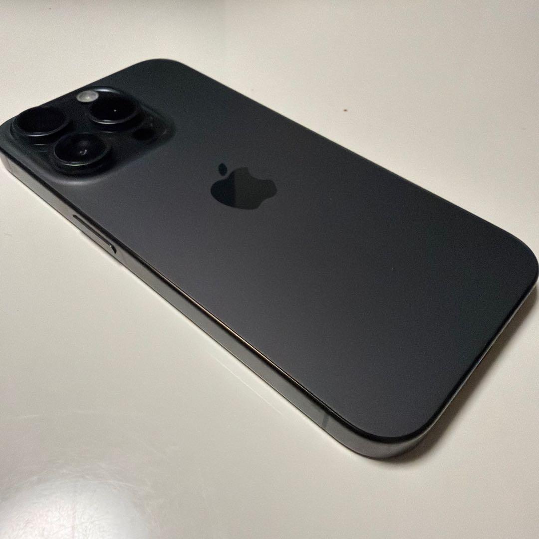 Apple iPhone 15 Pro ブラックチタニウム　256GB 箱付き