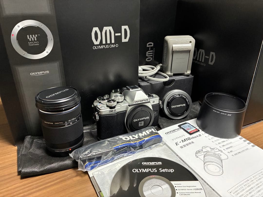 OLYMPUS OM-D EM10 mark2 +カメラの知識本