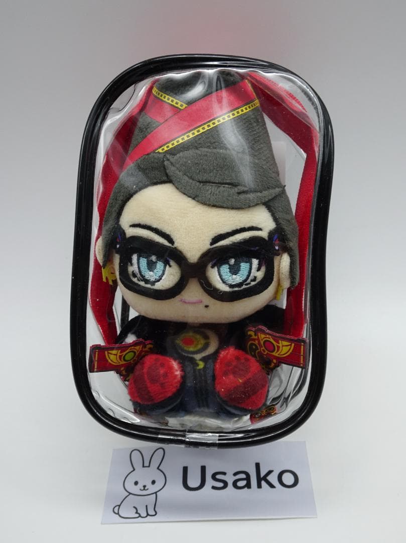 ベヨネッタ おすわりぬいぐるみマスコット 9cm ポーチ BAYONETTA