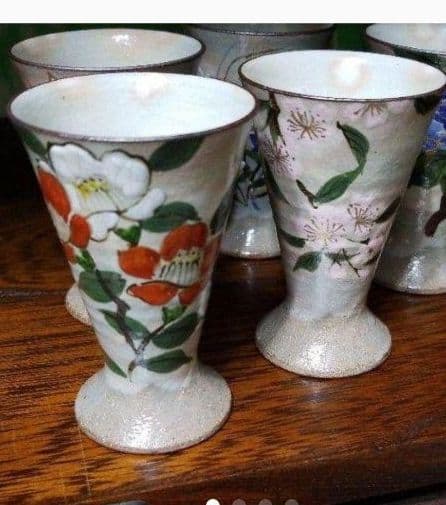 四季花手書きワイングラス陶器製です 真冬のワインに