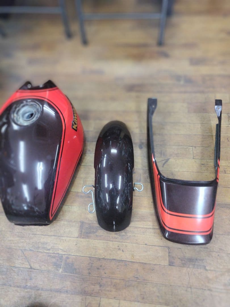 ゼファーΧ　ファイナル　純正ガソリンタンク　テールカウル　フロントフェンダー