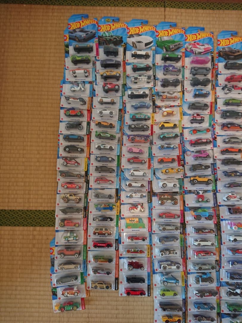 注意 やま Hot Wheels 140サイズ箱いっぱいセットその1