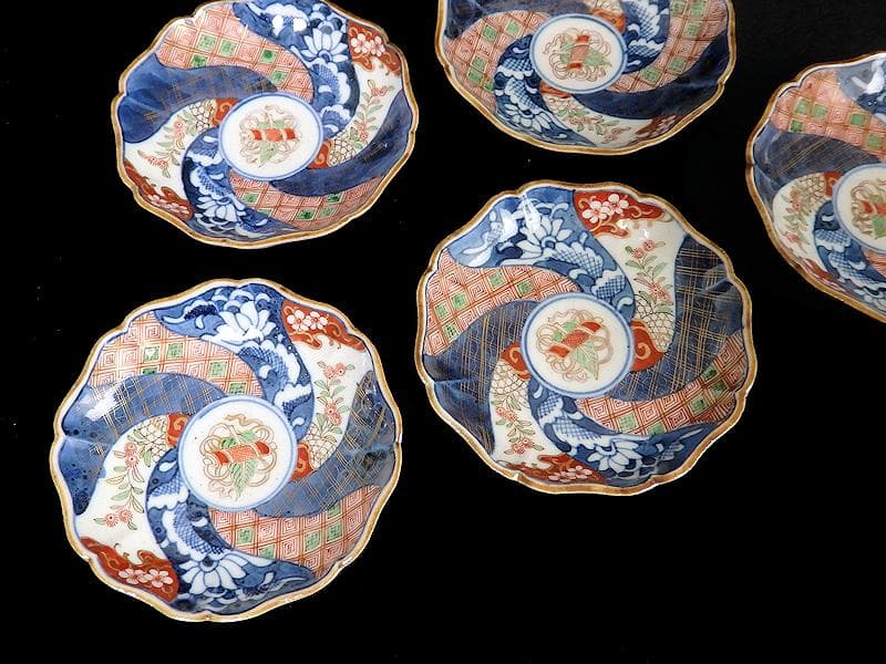 大聖寺伊万里　染錦　捻り紋　芭蕉葉に巻物　３寸半皿 ５枚　C840AS-BQo