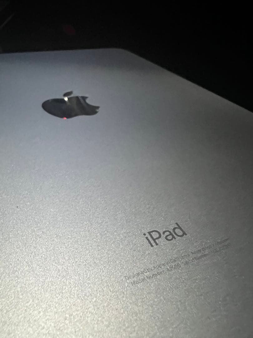 【美品】iPad 第10世代【WiFiモデル】64GB シルバー