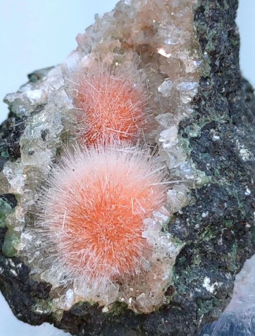 メッソライト 鉱石 鉱物 ミネラル 原石 標本 母岩付き