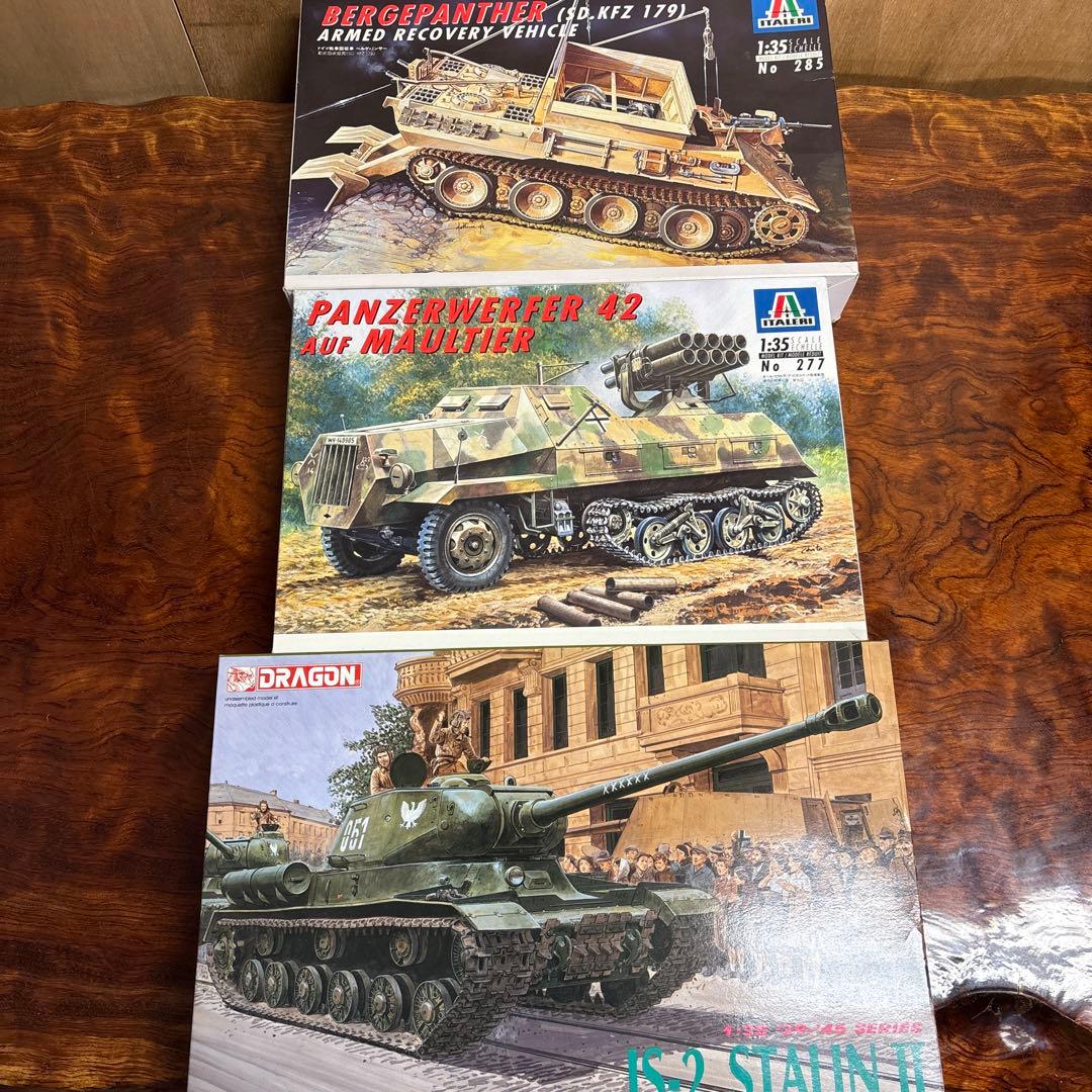 戦車モデルキット 1/35 スケール 3点セット　0124o101