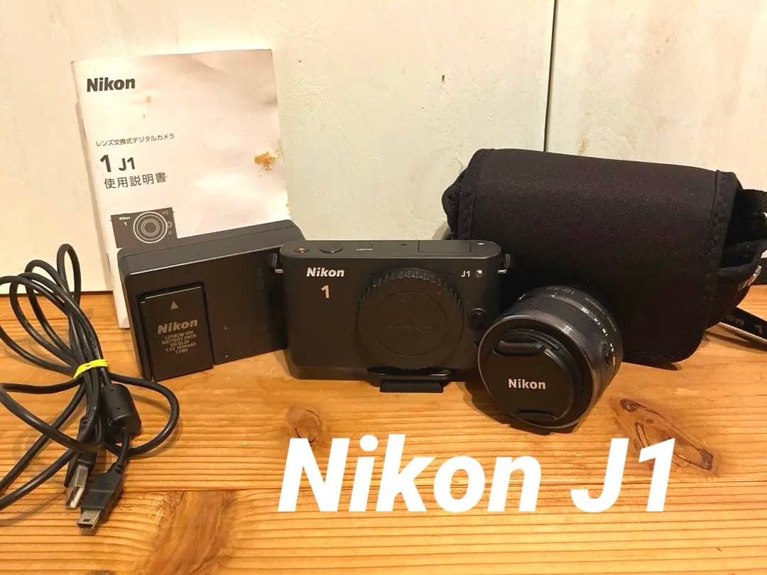 Nikon J1 カメラ 本体 レンズ 充電器 USBケーブル 使用説明書