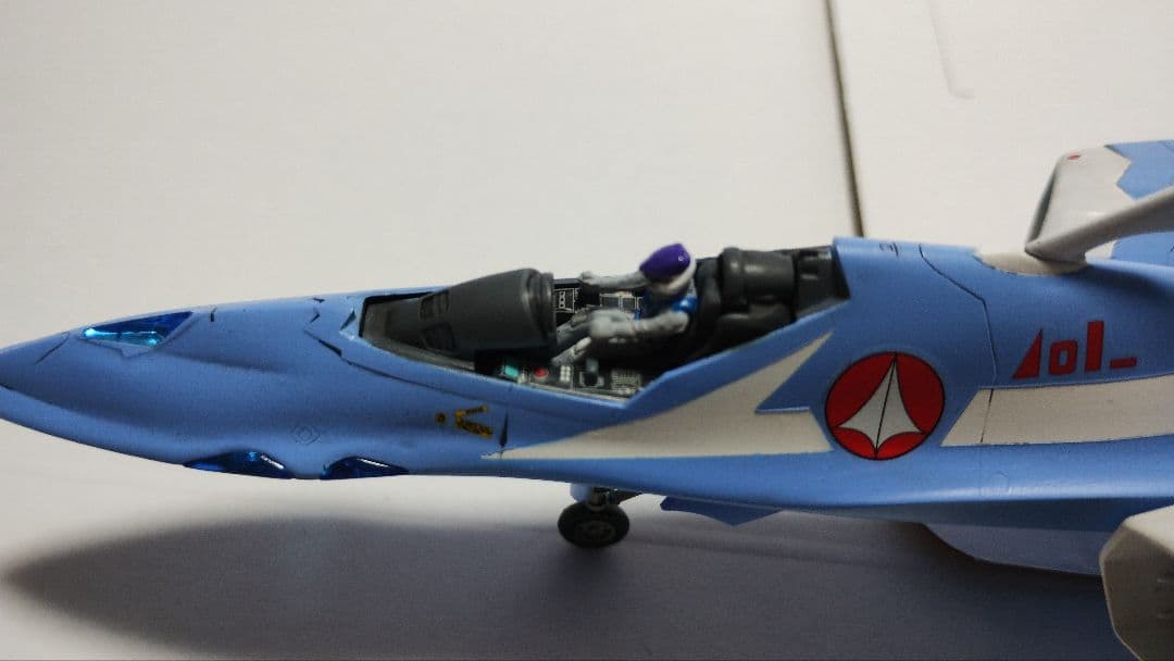 プラモデル完成機　1/72　VF-11Bと、VF-22Sの2機セット