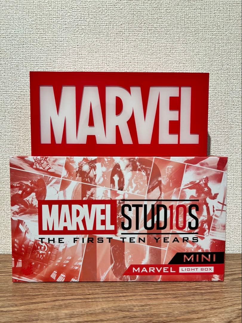 MARVEL STUDIOS 10周年 ミニライトボックス　ロゴライト