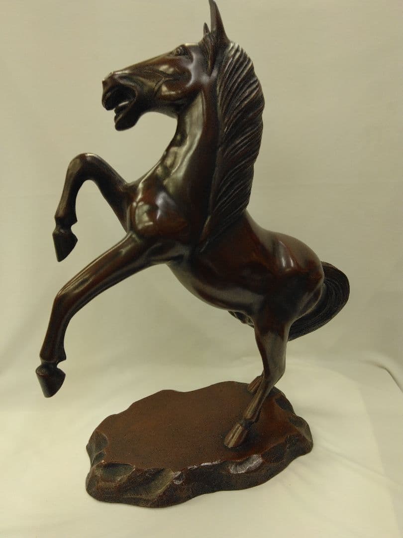 馬の青銅製彫刻