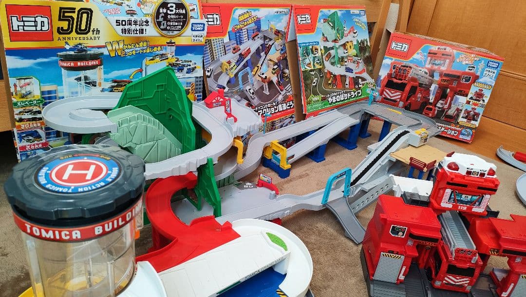 【特価】トミカコース3つ＋おまけ　箱付き（トミカは付いてません）