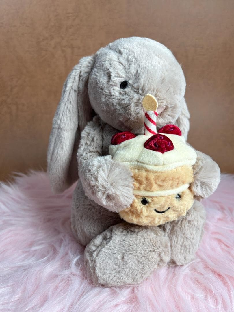 新品　ジェリーキャット　バシュフルバニーベージュ　誕生日ケーキ　ぬいぐるみ　袋付