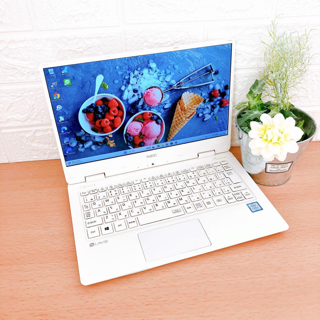 小型軽量・爆速SSD・初心者OK！Windows11白ノートパソコン☆