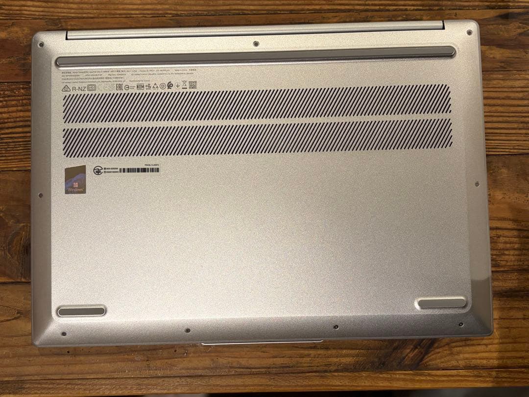 Lenovo ideaPad Slim 5i Gen 9 16型Office付
