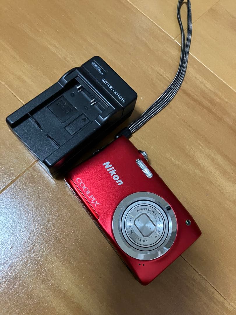Nikon COOLPIX A100レッド バッテリーチャージャー付き