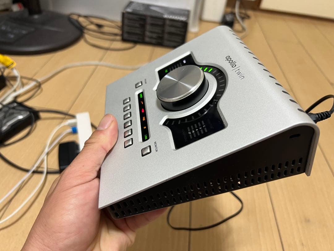 Apollo Twin solo オーディオインターフェイス