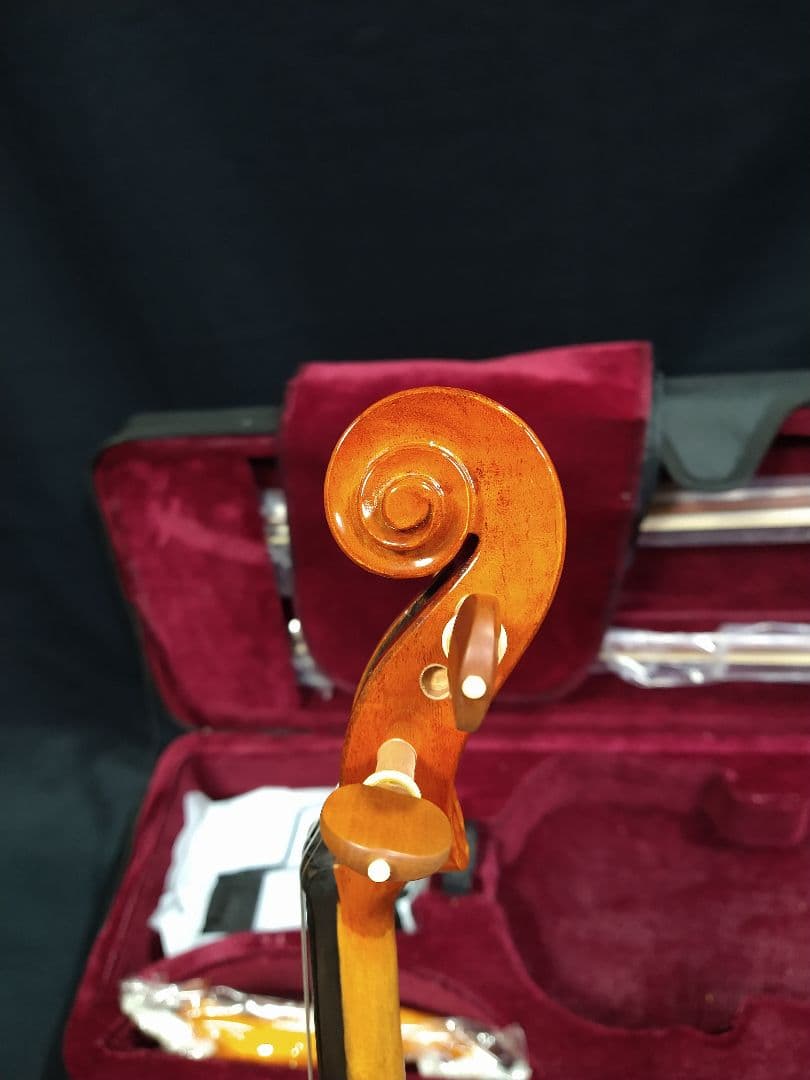 7万円の付属品付き　新品１ピース美しいトラ目メープルバイオリン　4/4サイズ