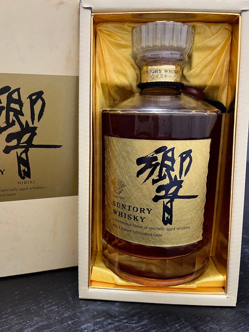未開栓　響 サントリー　SUNTORY 　　ウィスキー　ゴールドラベル　箱付き