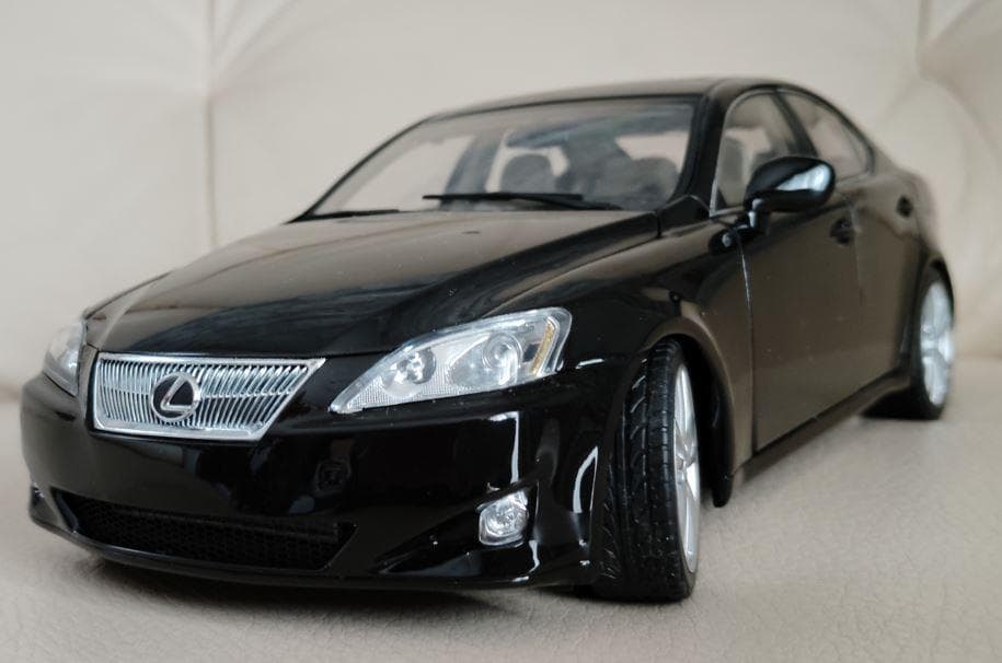 【送料無料】 1/18ミニカー　レクサスIS350 Auto art 黒 中古