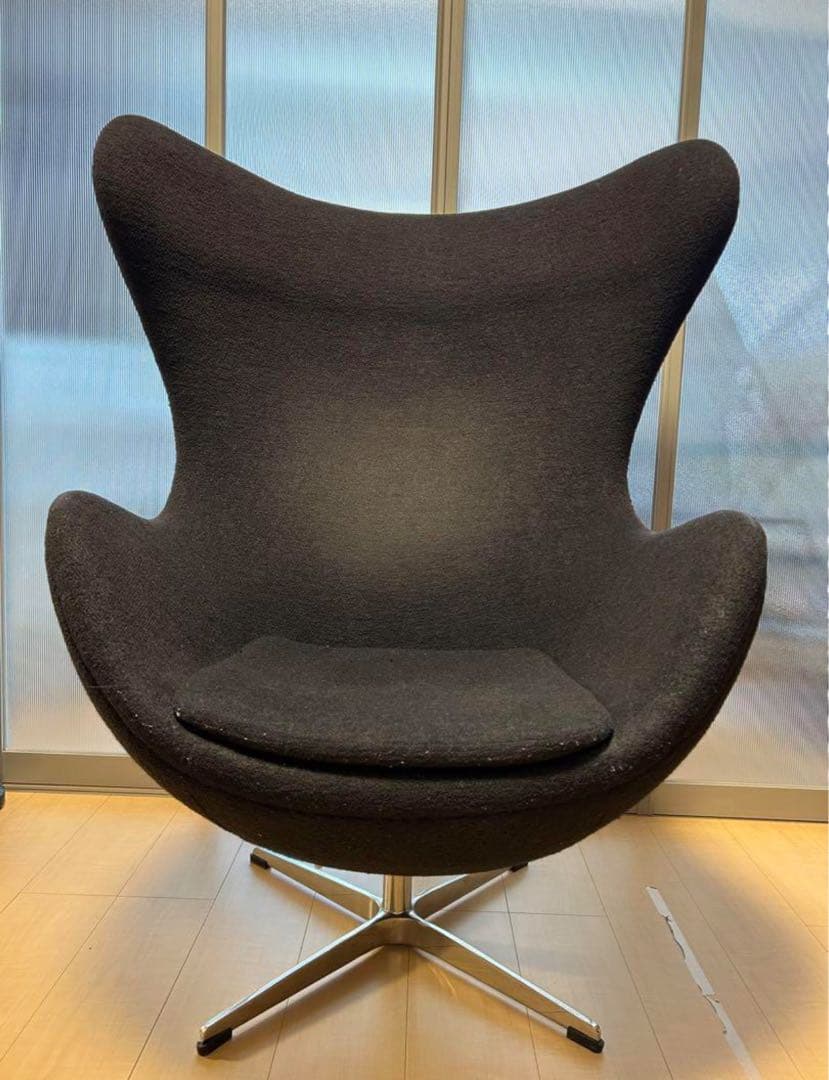 アルネヤコブセン　エッグチェア(ロッキング機能付き)