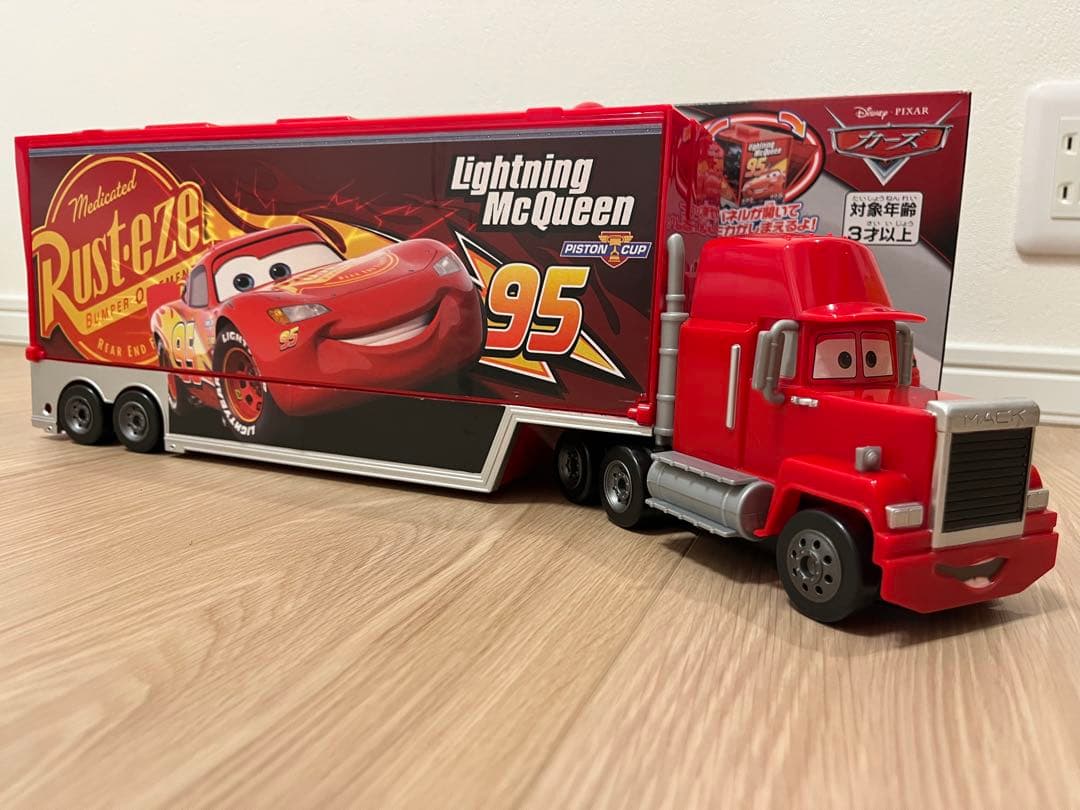 カーズ　トミカ　大きなマック
