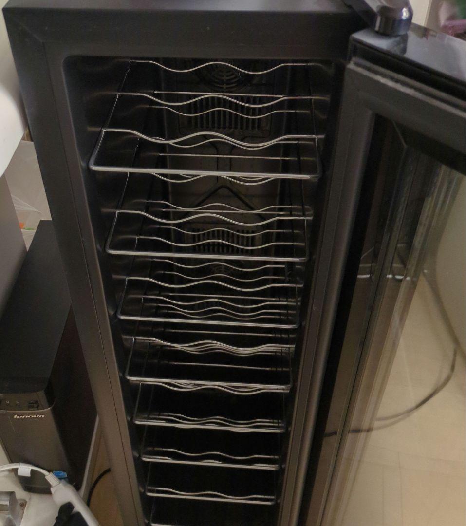 アイリスオーヤマ ワインセラー 18本収納 動作確認済み