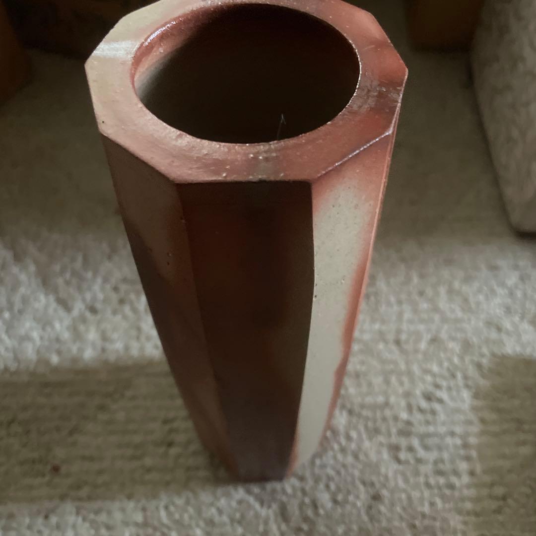 備前焼　八角形陶器花瓶 赤白グラデーション