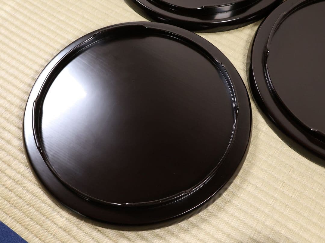 輪島塗 本堅地 黒塗 縁青漆 足付 丸膳 37.8cm 三客 木製【CM384