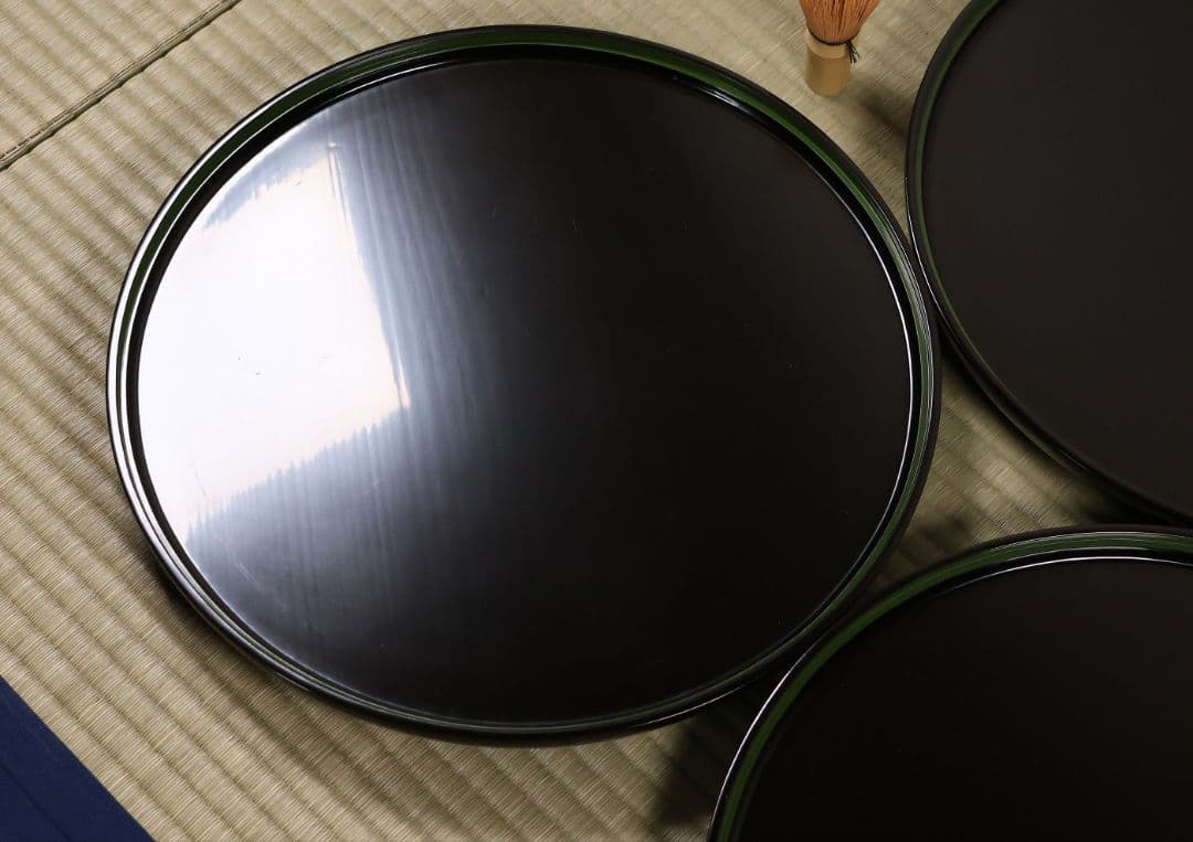 輪島塗 本堅地 黒塗 縁青漆 足付 丸膳 37.8cm 三客 木製【CM384