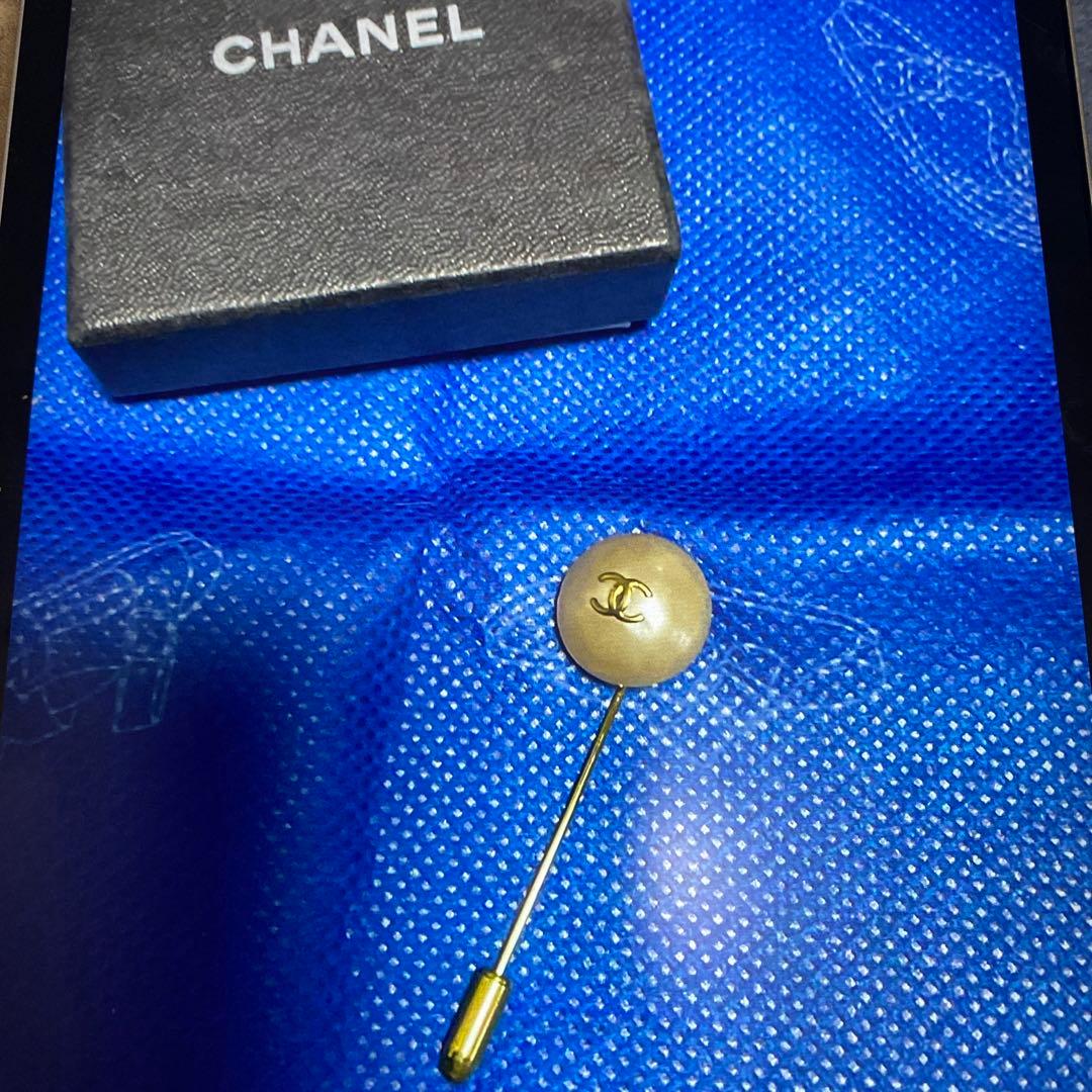 CHANEL ピンブローチ　箱付き