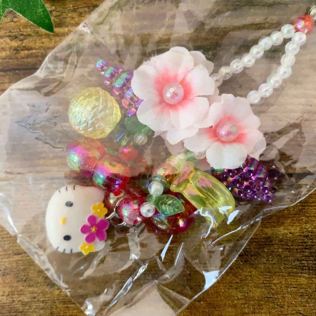 サンリオ　ハローキティ トロピカルストラップ