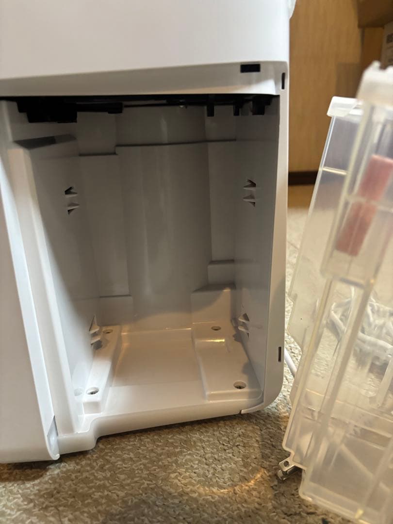 シャープ 除湿機 ホワイト　CV-R71-W