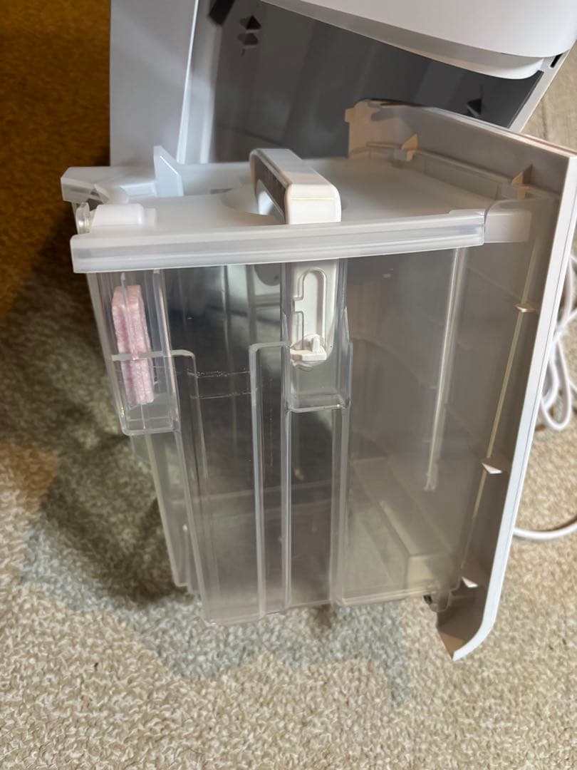 シャープ 除湿機 ホワイト　CV-R71-W