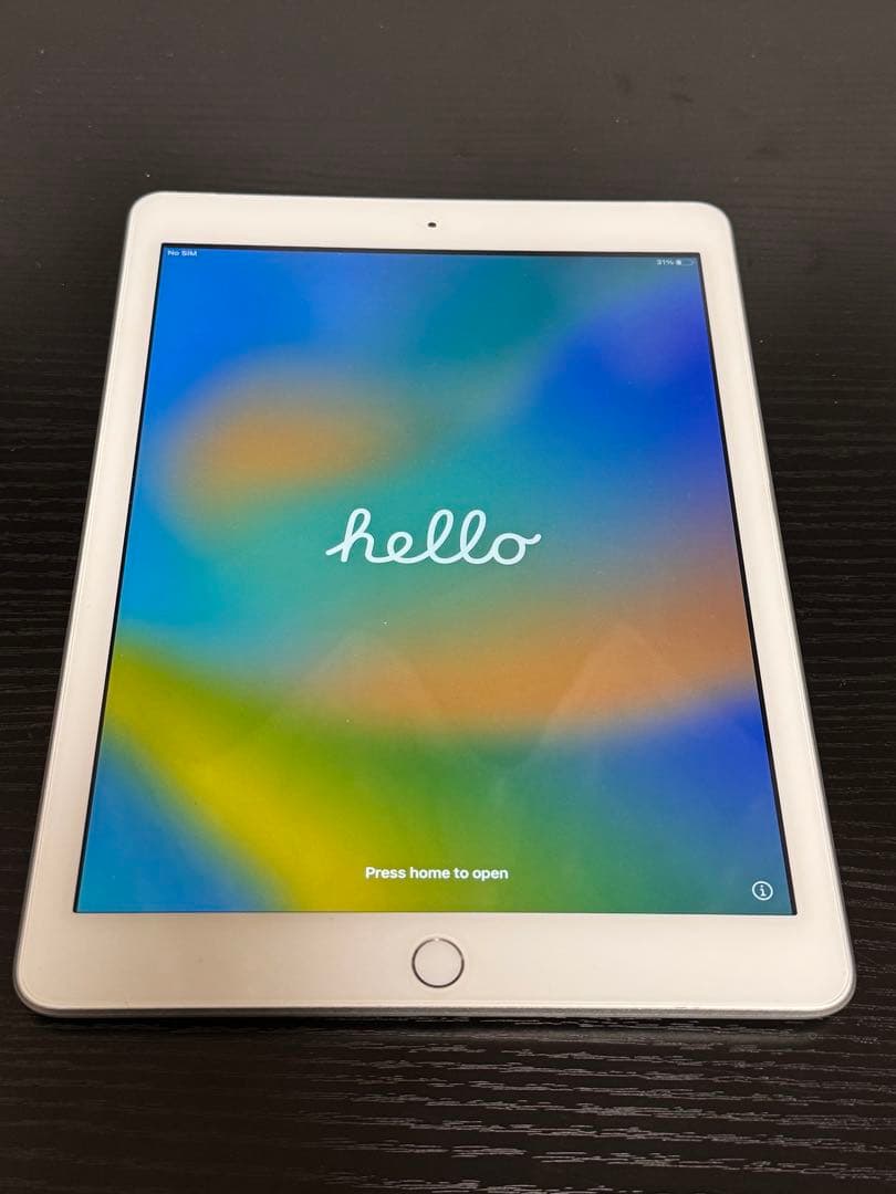 iPad 第5世代　A1823 32GB シルバー　SIM無し