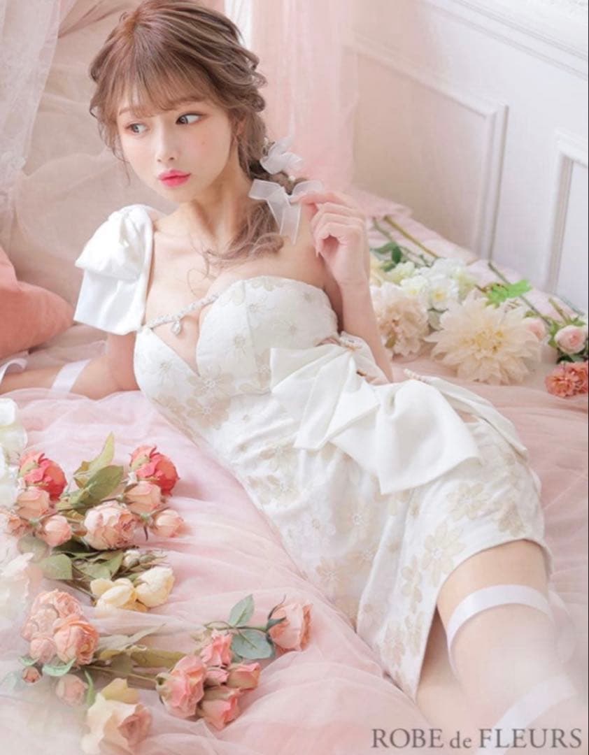 ローブドフルール　フラワーレース×リボンワンショルダーミニキャバドレス　ホワイト