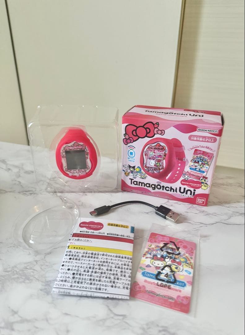 たまごっちユニ　サンリオTamagotchiUni【美品】