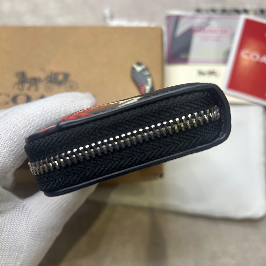 新品 未使用 コーチ COACH タビー いちご柄 財布 黒