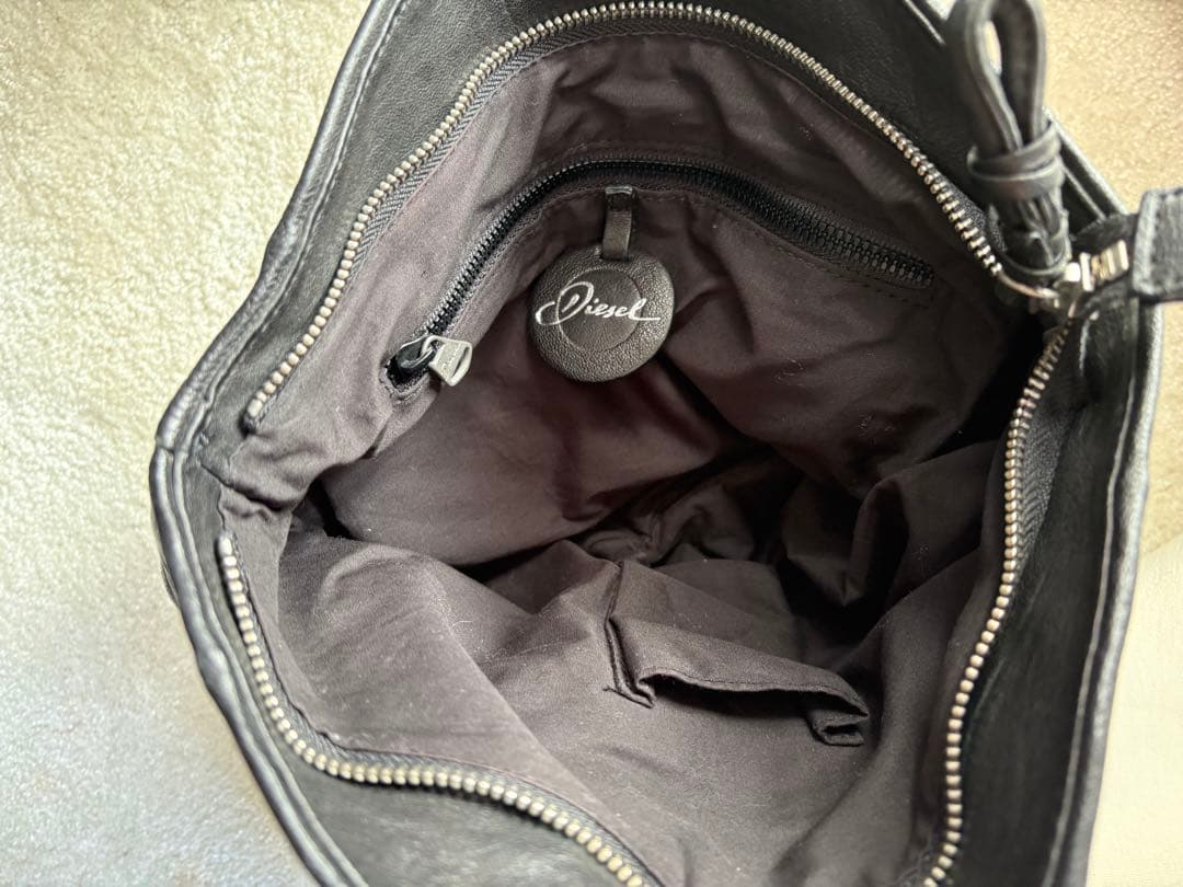 【お値下げ中】【美品】DIESEL レザーチェーンバッグ