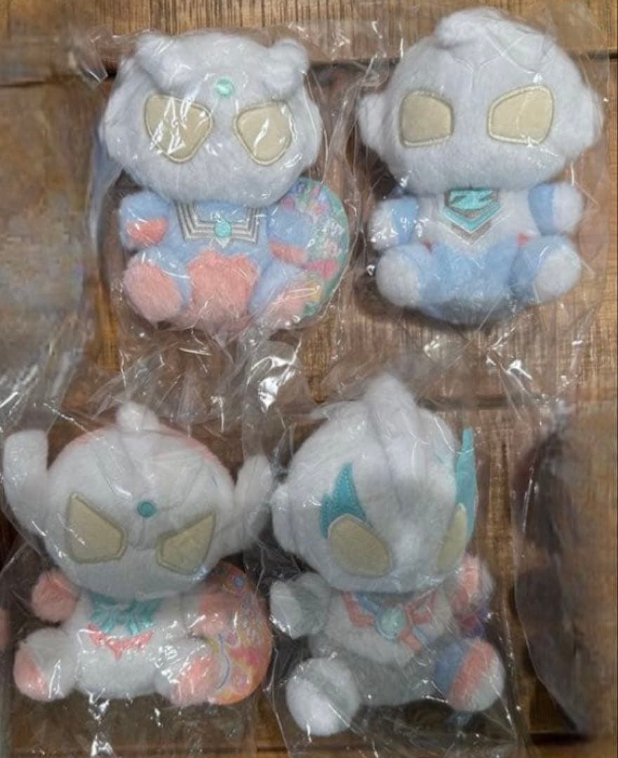 M78ウルトラマン ふわふわお座りぬいぐるみ パステルカラー